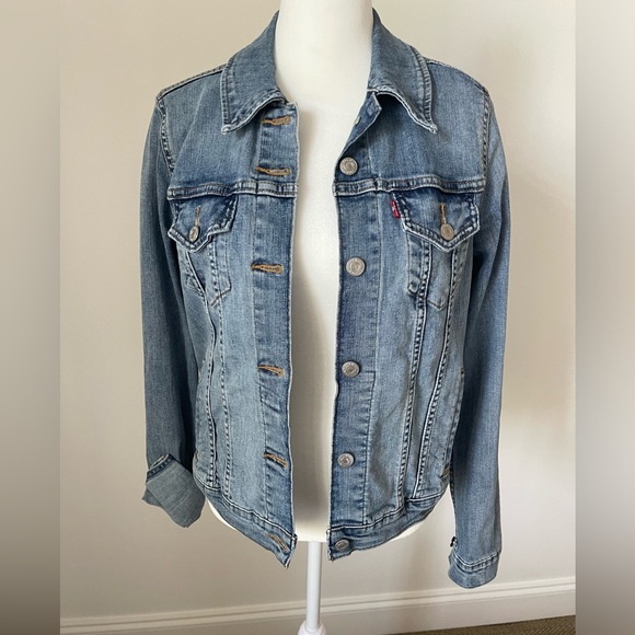Denim Jacket - Levi's Women's Original Trucker Jacket - Size M - Picture 2 of 13